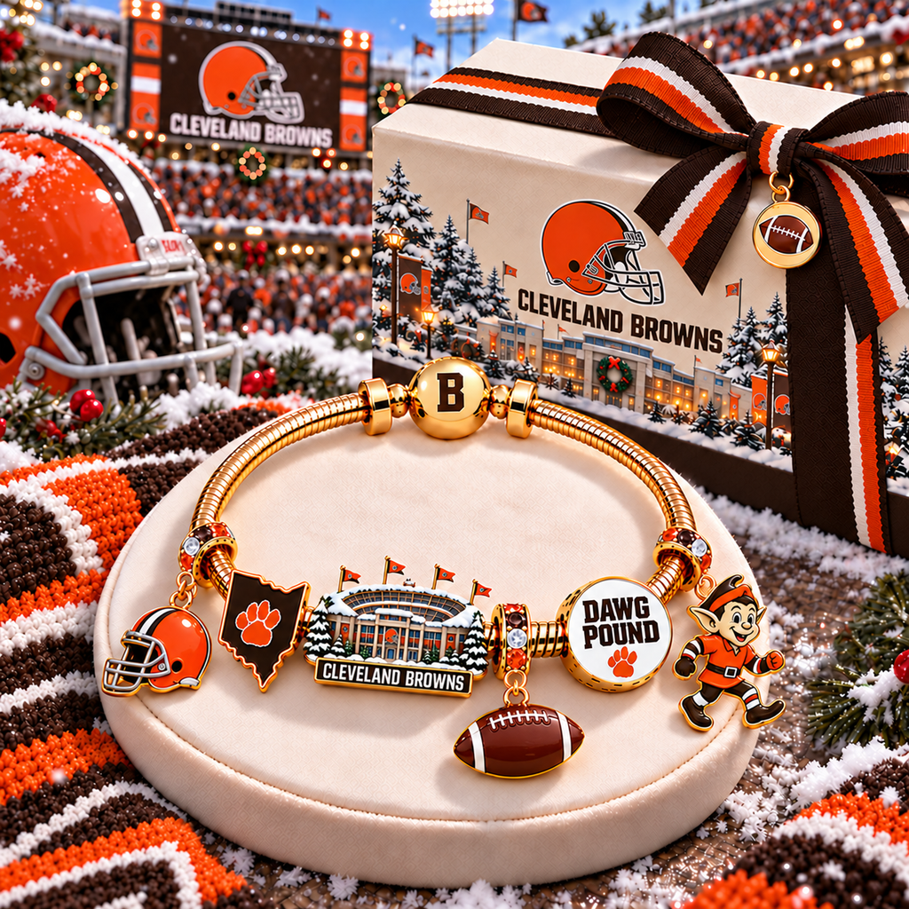 CLVB Gold Charm Bracelet Set DNBN